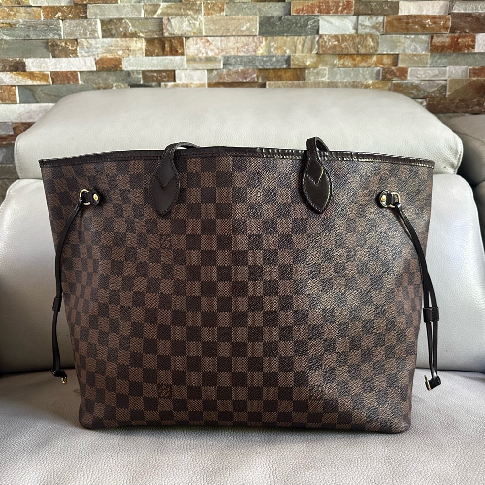 Authentic Louis Vuitton Damier Neverfull GM - Picture 3 of 16